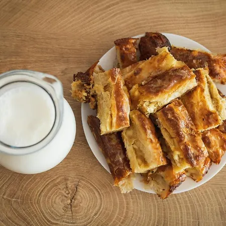 Pino בית הארחה